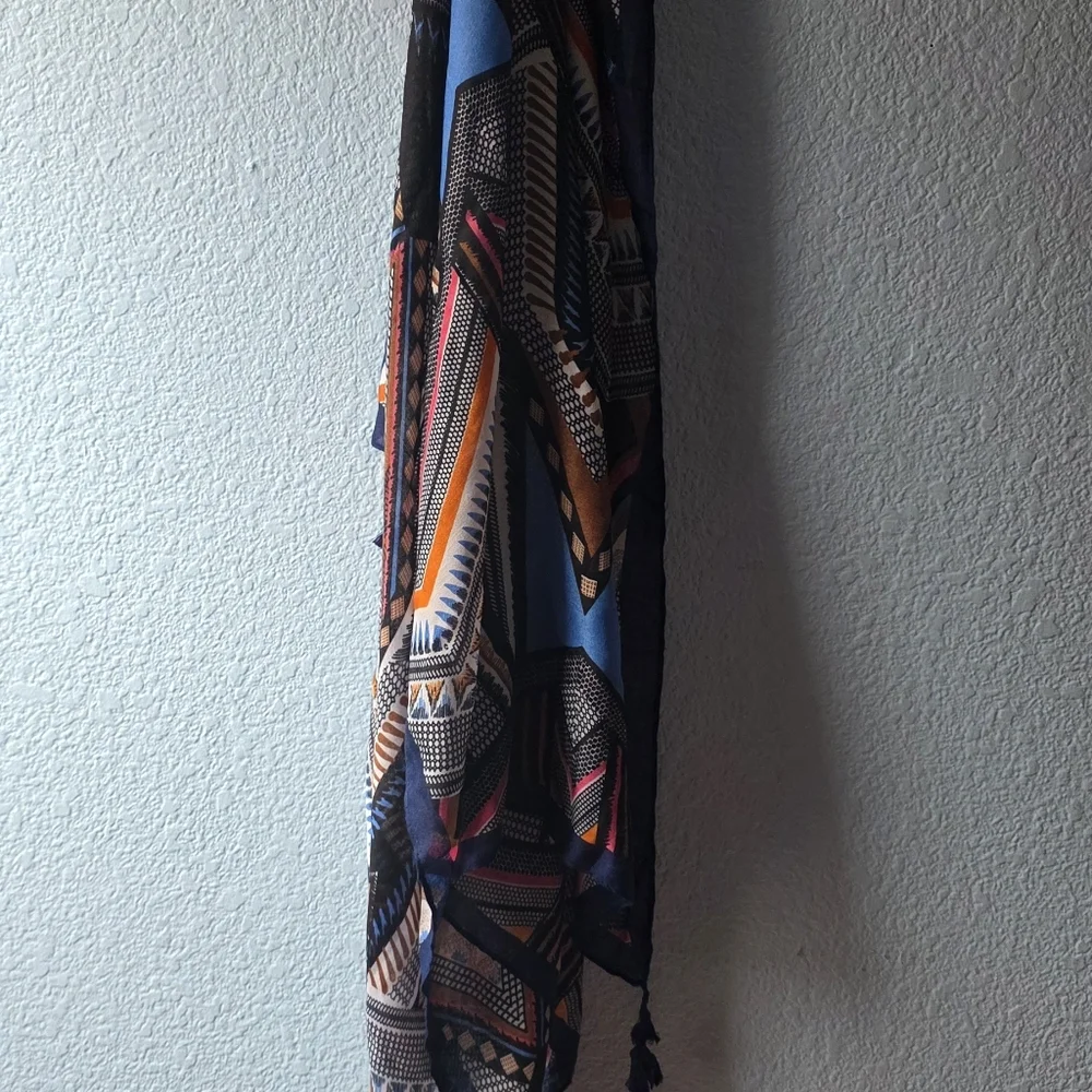 Colorful Geometric Pattern Scarf - Picture 5 of 5